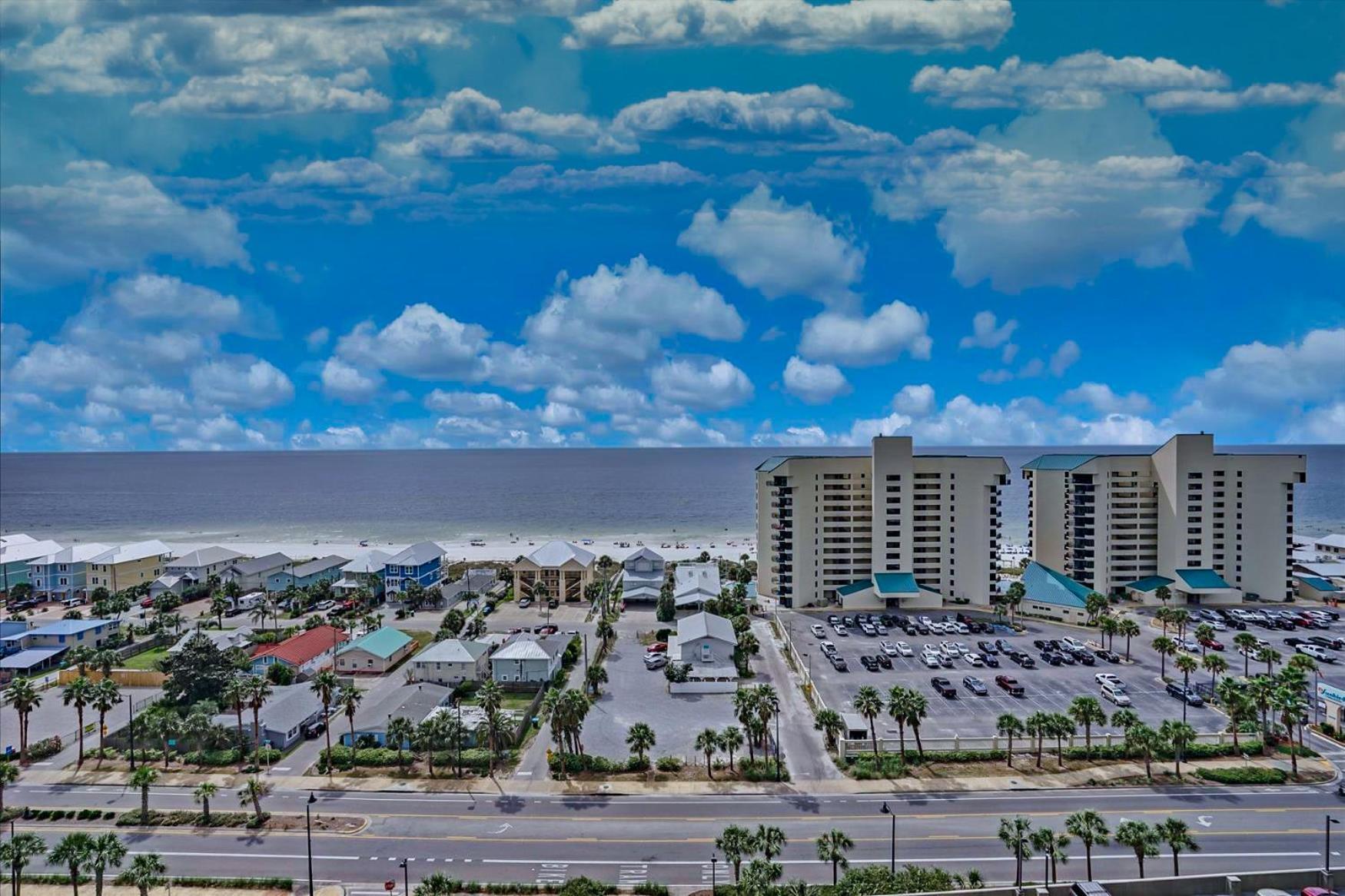 Laketown Wharf #119 By Nautical