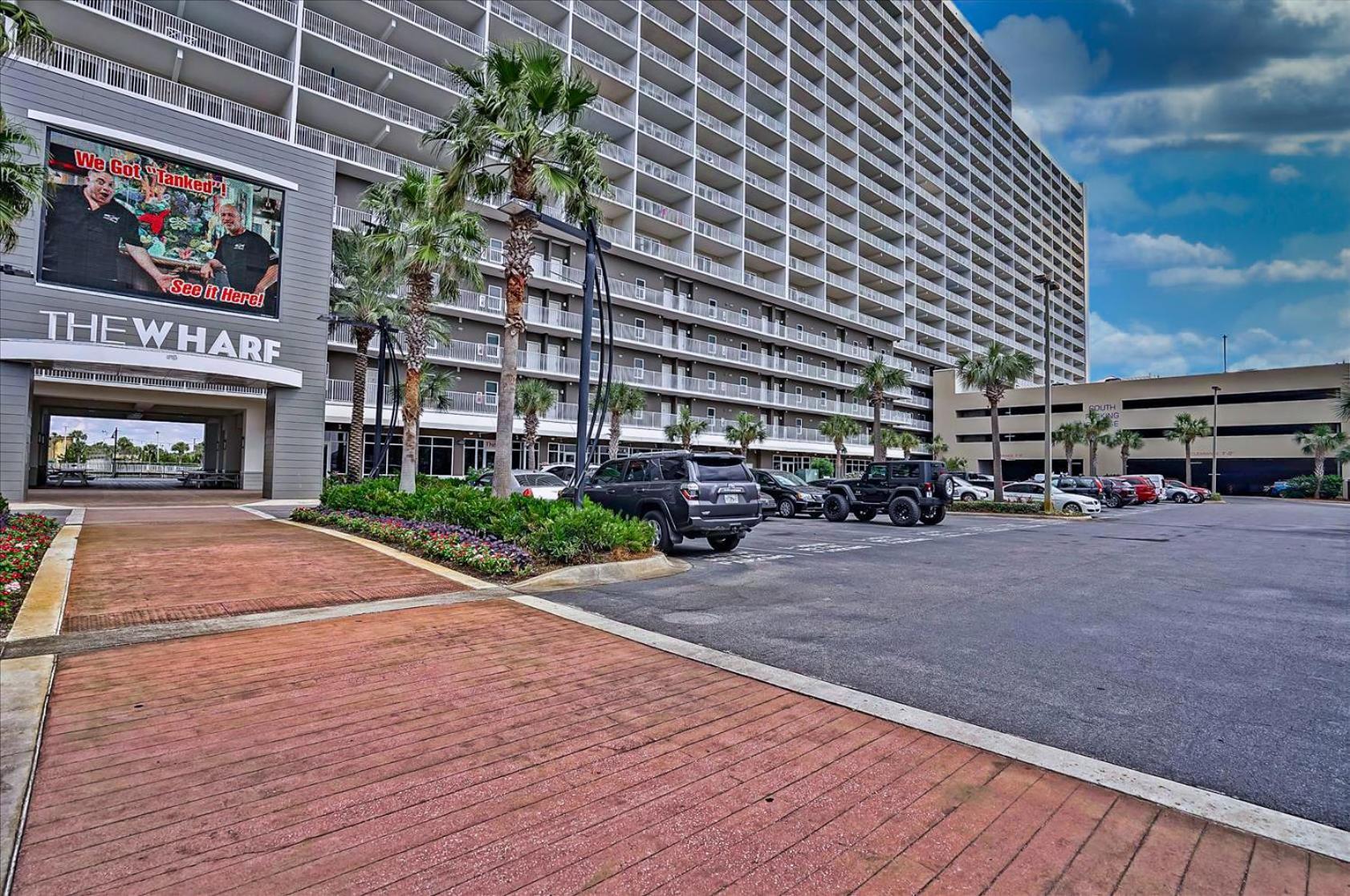 Laketown Wharf #119 By Nautical