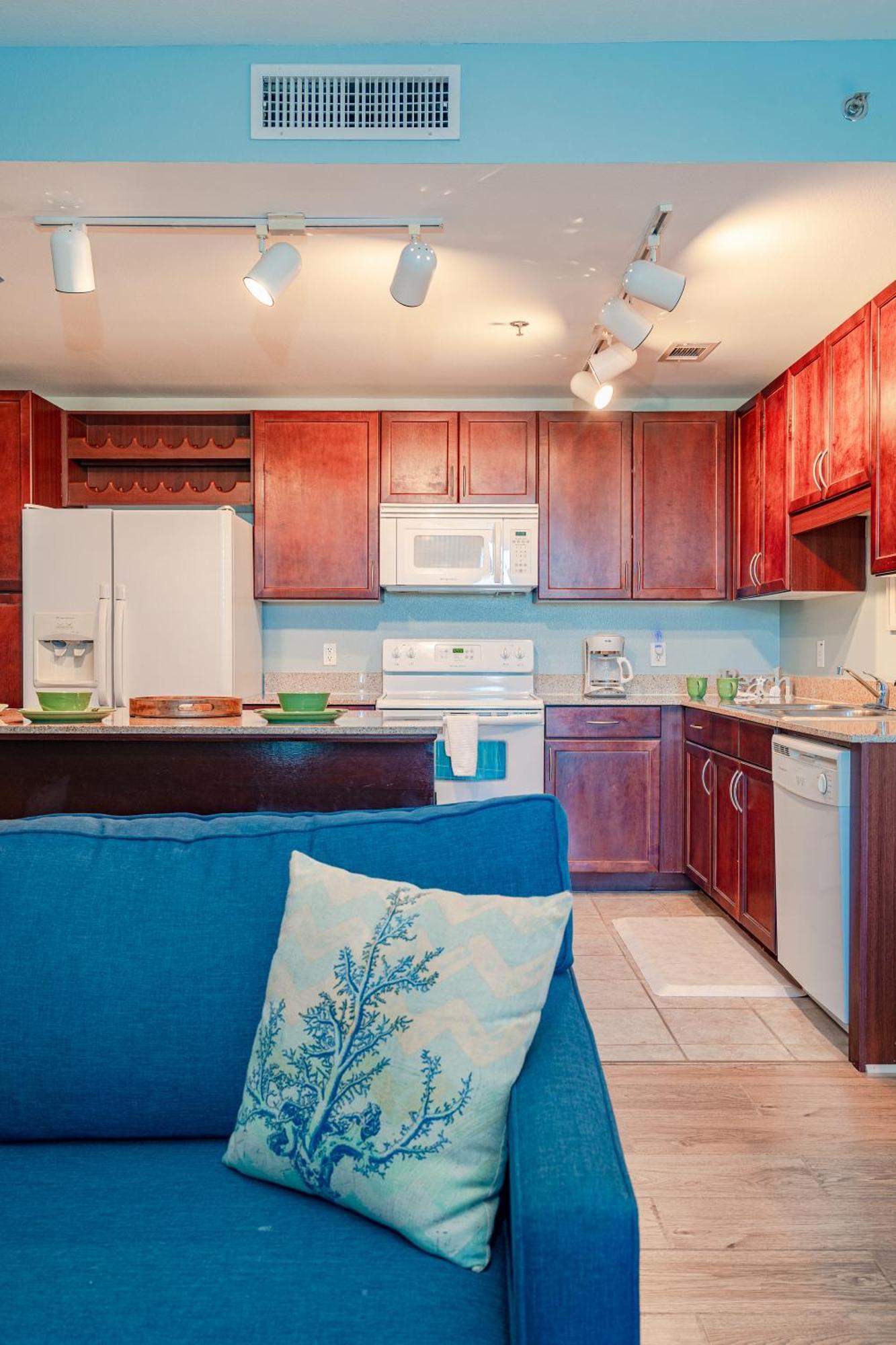 Laketown Wharf #119 By Nautical